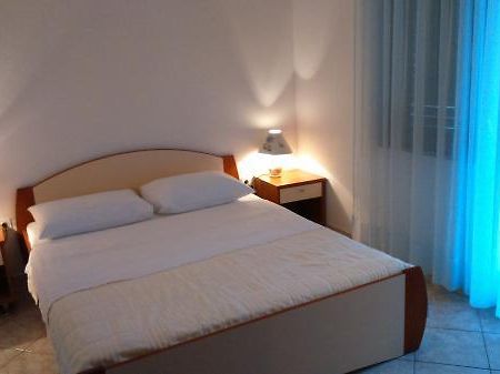 Apartmani Petra Pakoštane エクステリア 写真