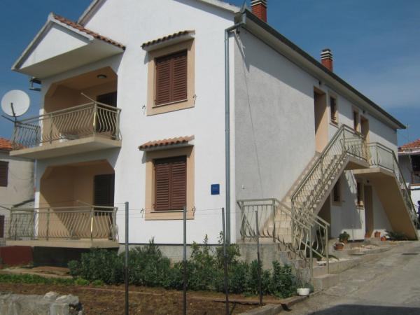 Apartmani Petra Pakoštane エクステリア 写真